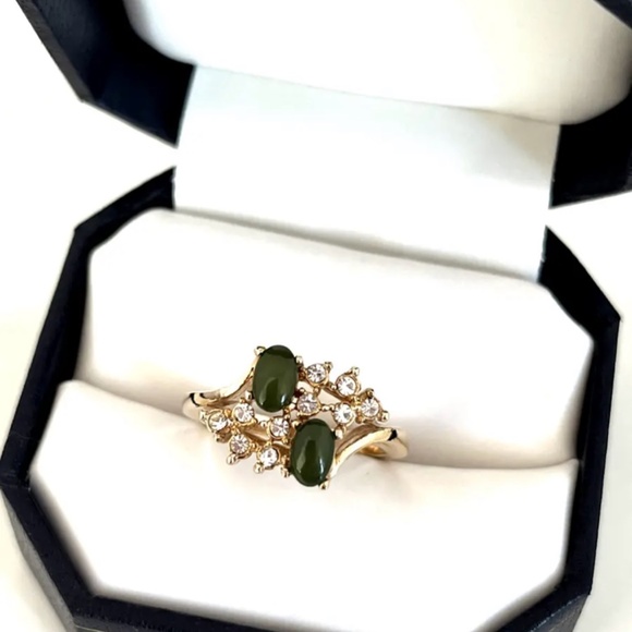 Vintage Jade Ring With Austrian Crystal Accents 14K Gold Electroplate - Picture 3 of 3